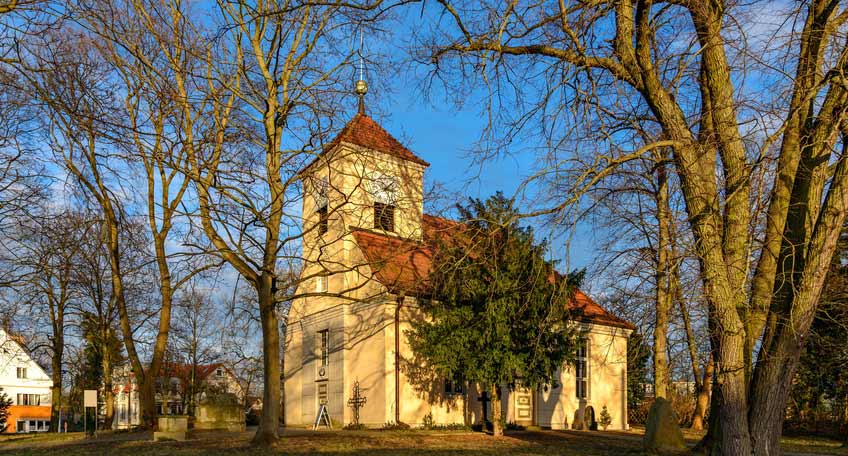 Denkmalgeschützte Dorfkirche in Berlin Alt-Schmöckwitz